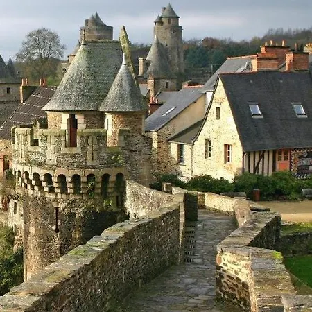 Chateau De La Chasse Beauvais * Romagne (Ille-et-Vilaine)